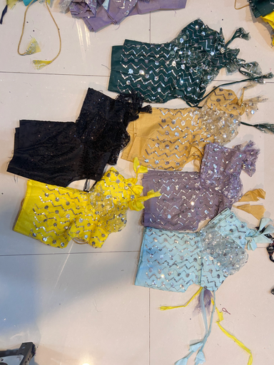 Sequence net balloon sleev 9” blouse