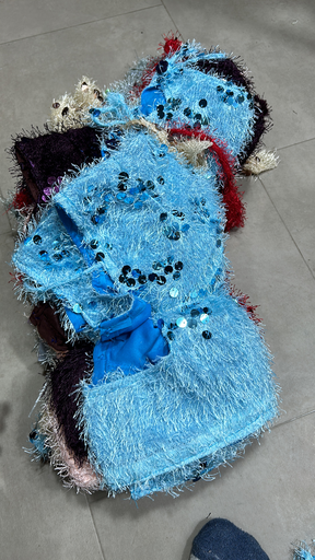 Heavy fur fabric  3 cut full sleev with aster